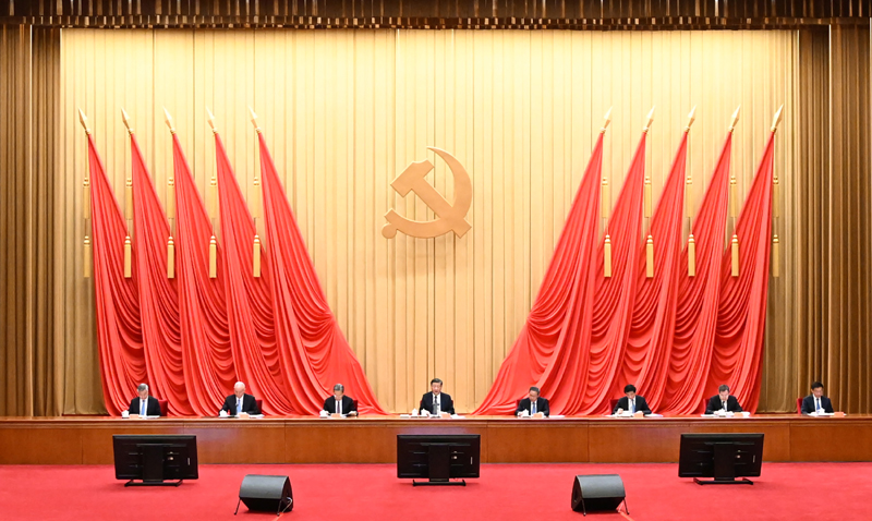 4月3日，学习贯彻习近平新时代中国特色社会主义思想主题教育工作会议在北京召开。中共中央总书记、国家主席、中央军委主席习近平出席会议并发表重要讲话。李强、赵乐际、王沪宁、蔡奇、丁薛祥、李希、韩正出席会议。